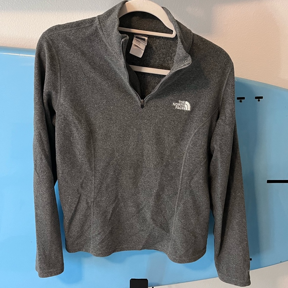 Women’s grey north face fleece